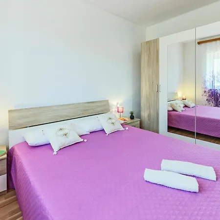 1 Bedroom Stunning In Διαμέρισμα Labin (Istria)